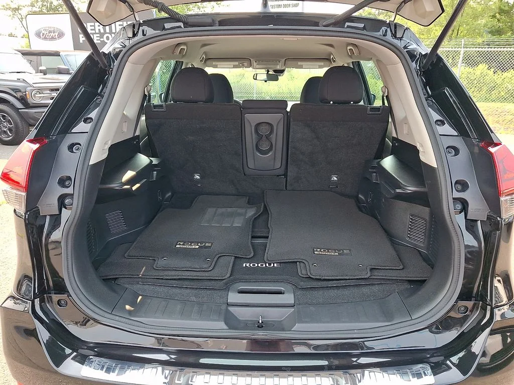 Certified Used 2020 Magnetic Black Nissan S image 28