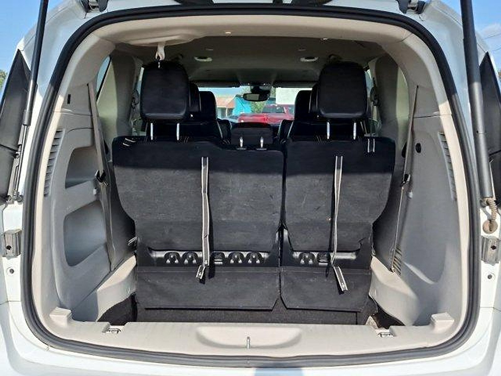 Used 2023 Bright White Clearcoat Chrysler Touring L image 24
