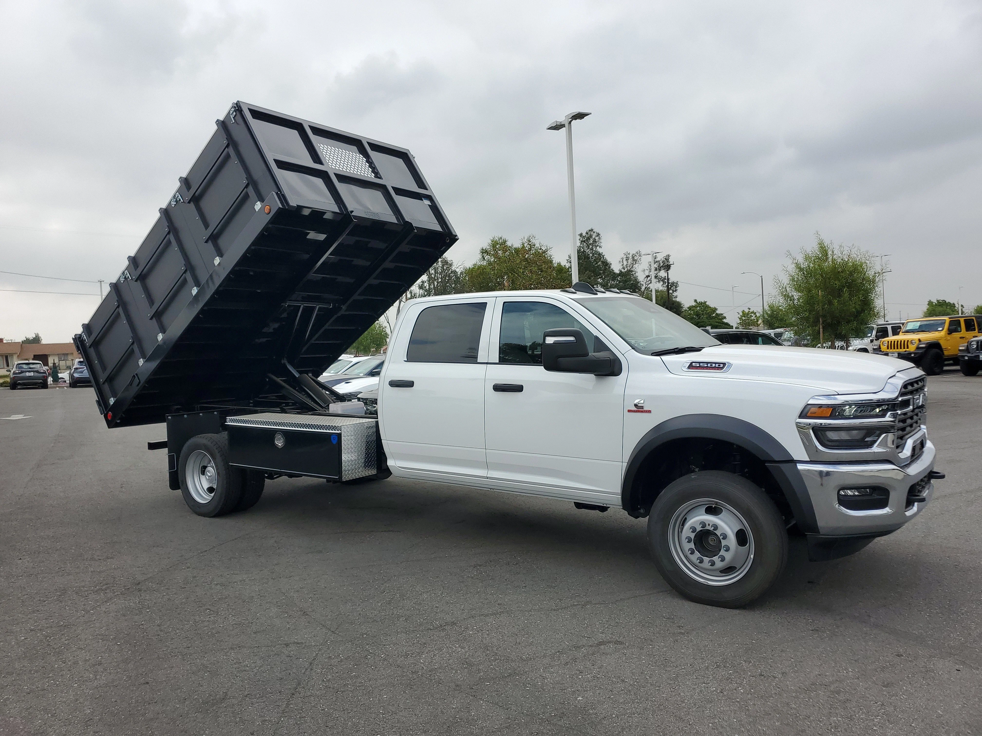 New 2025 Bright White Clearcoat RAM Tradesman image 13