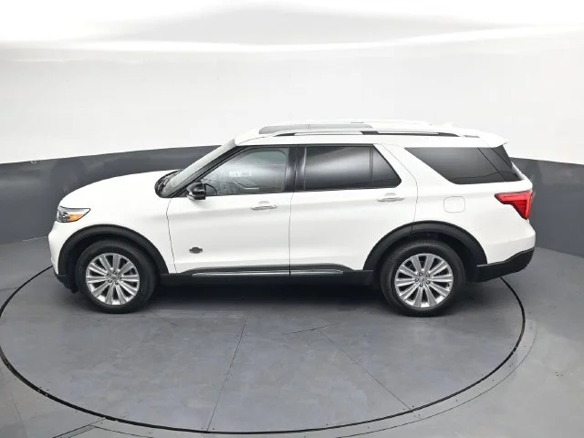 Used 2023 White Metallic Ford King Ranch image 30