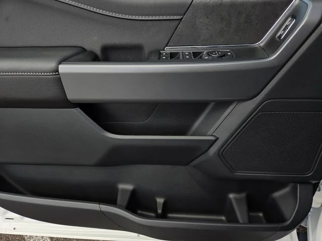 New 2026 Oxford White Ford XLT image 32