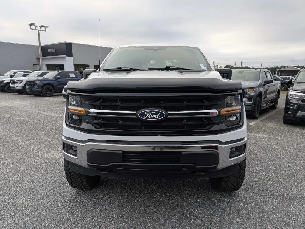 Certified Used 2025 Oxford White Ford XLT image 8