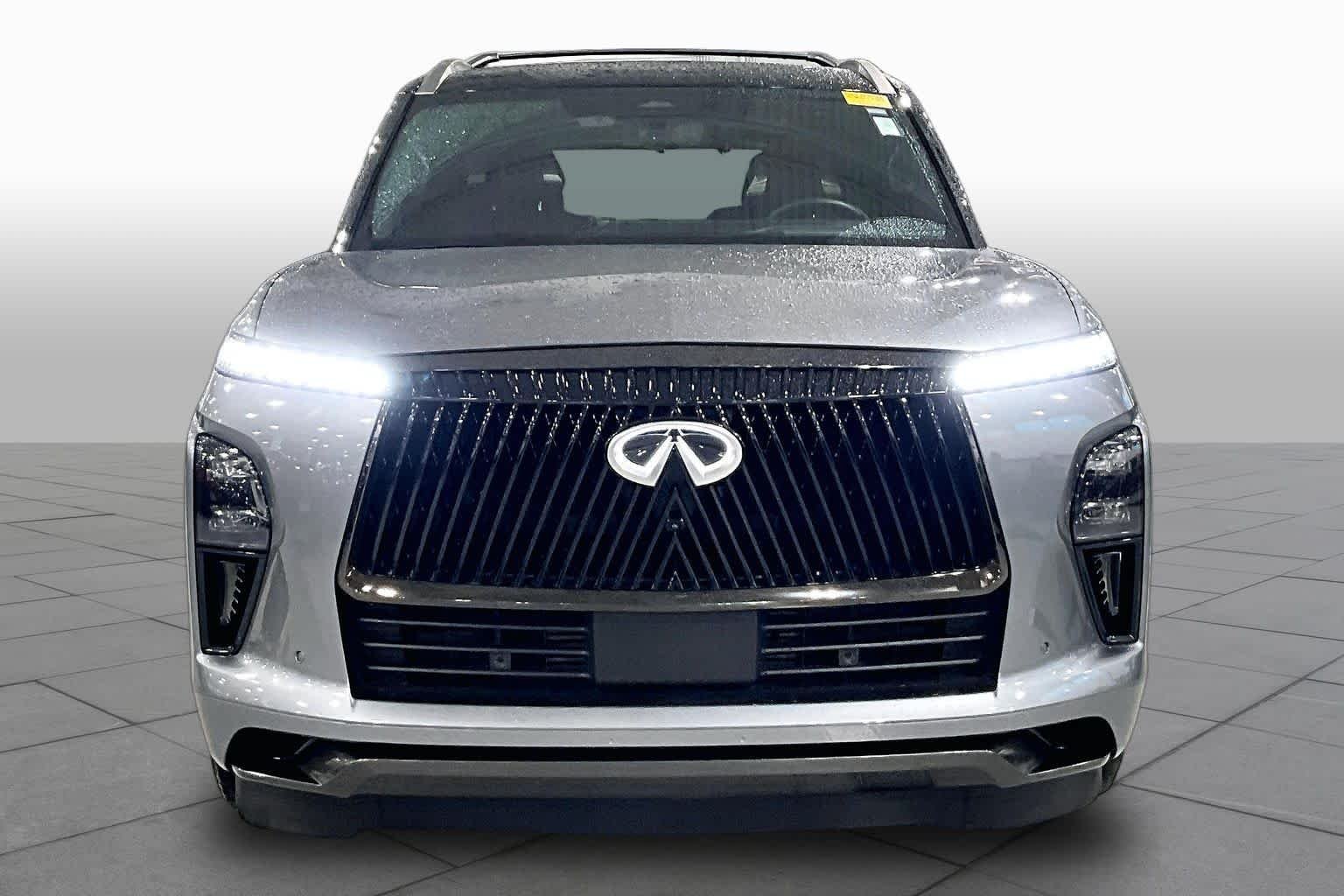 Used 2025 Dynamic Metal/Black Obsidian INFINITI AUTOGRAPH image 4