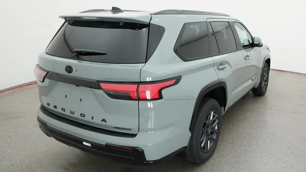 New 2026 Lunar Rock Toyota Platinum image 15