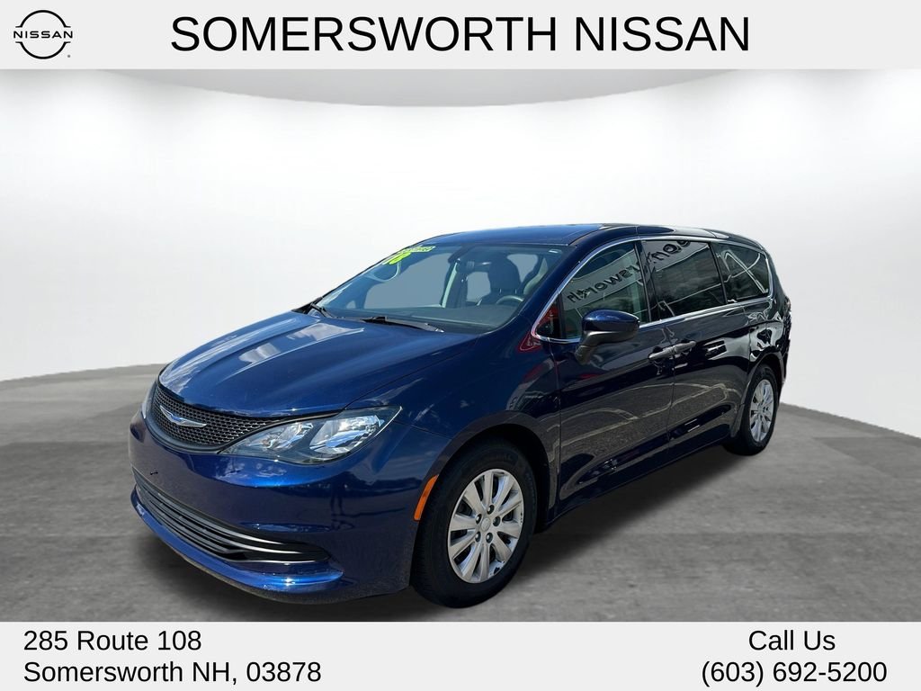 2018 Chrysler Pacifica L's photo