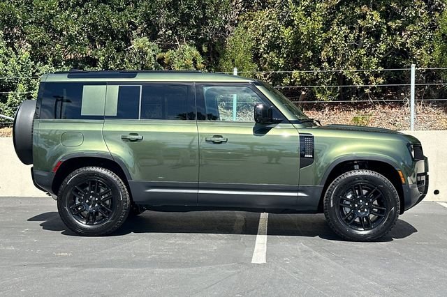 New 2026 Woolstone Green Land Rover S image 6