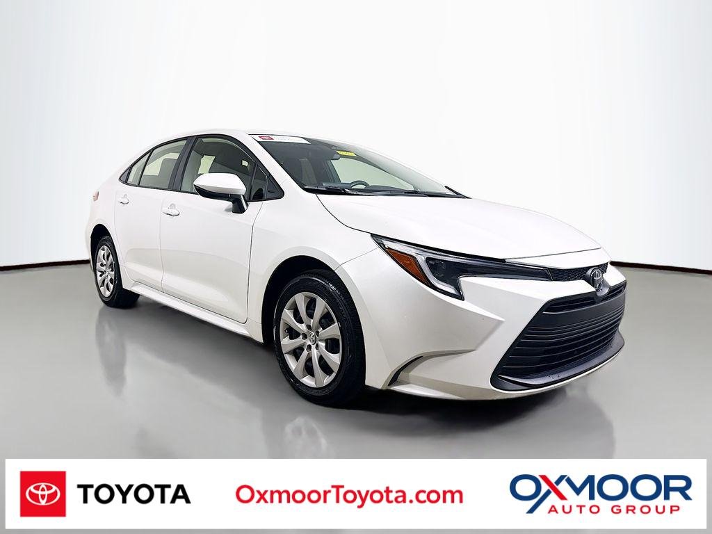 Used 2026 Wind Chill Pearl Toyota Hybrid LE image 1