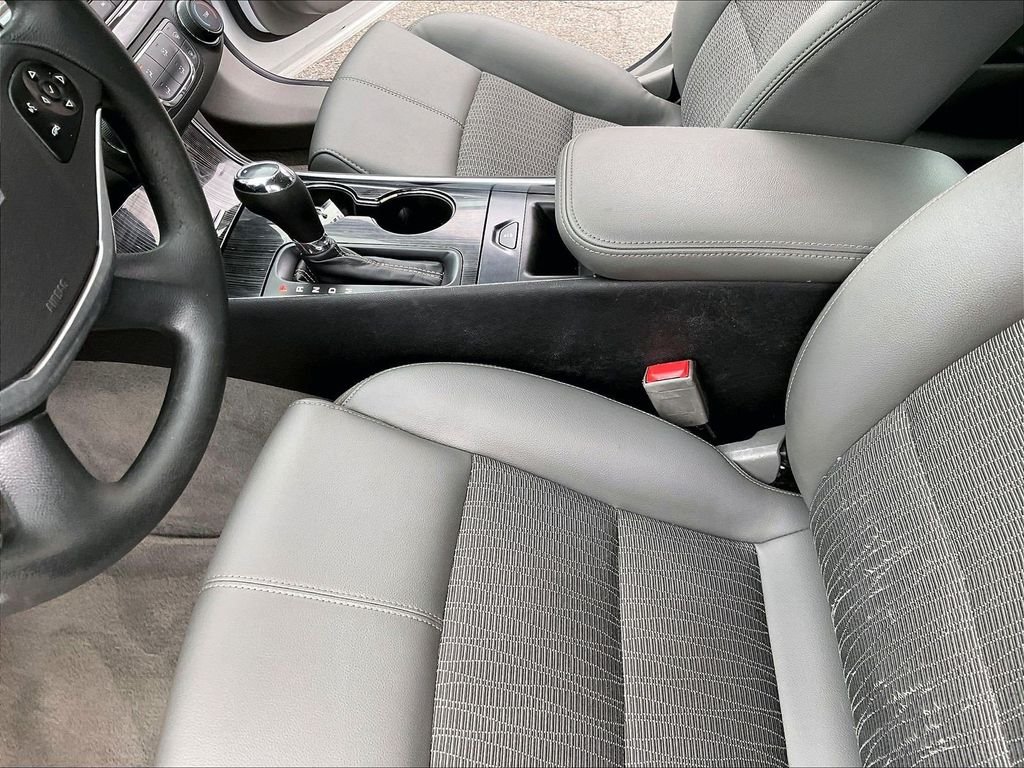 Used 2019 White Chevrolet LS image 20