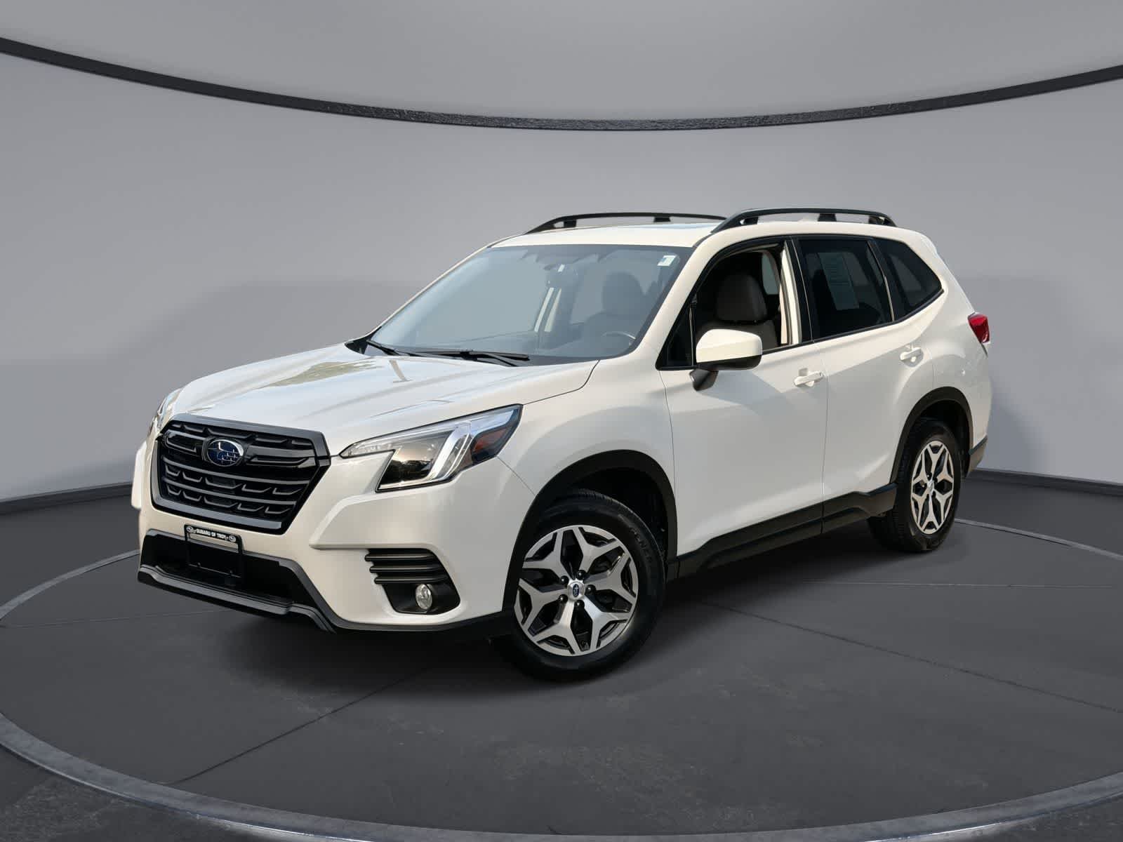 2023 Subaru Forester Premium's photo