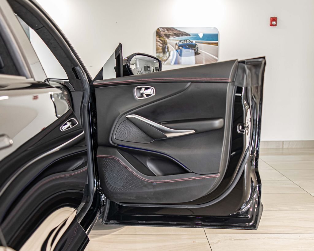 Used 2021 Black Aston Martin Base image 43