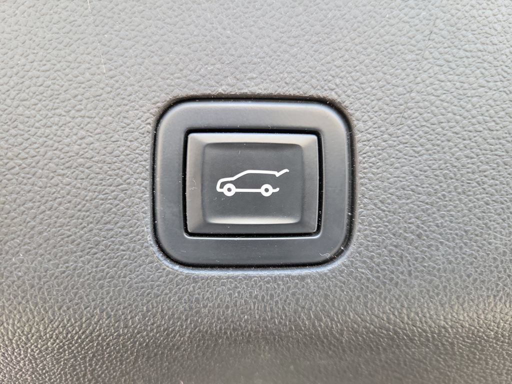 Used 2021 SMOKEY QUARTZ METALLIC GMC AT4 image 9