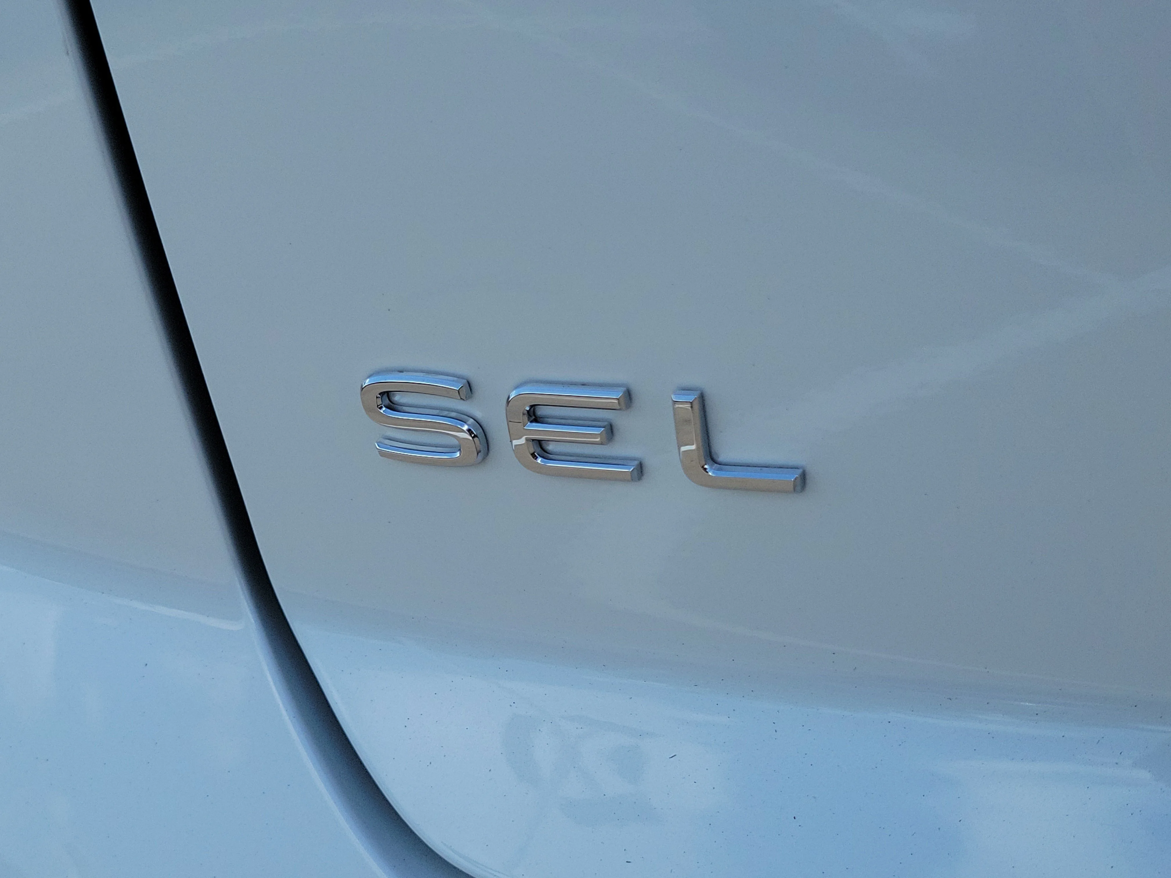 New 2026 White Volkswagen 2.0T SEL Premium R-Line image 5