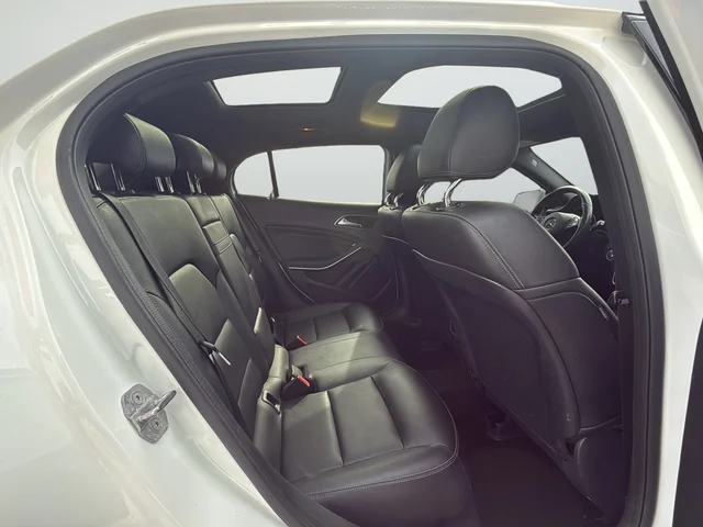 Used 2019 White Mercedes-Benz GLA 250 image 13