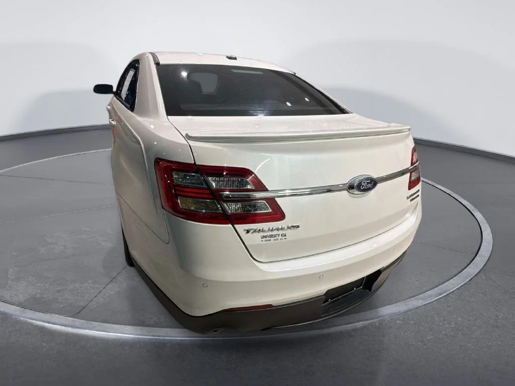 Used 2018 White Ford Limited image 5