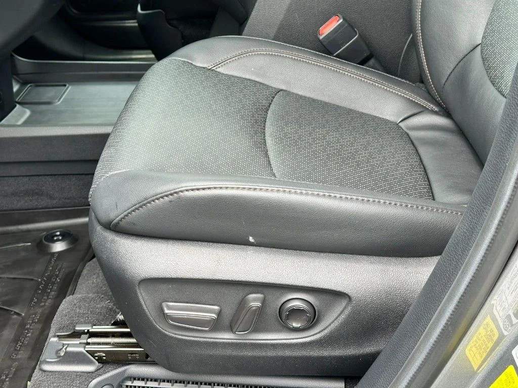 Used 2026  Toyota Platinum image 25