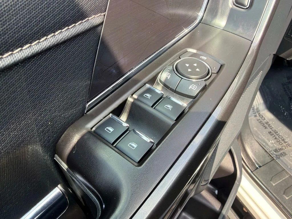 Used 2023 White Ford XLT image 19