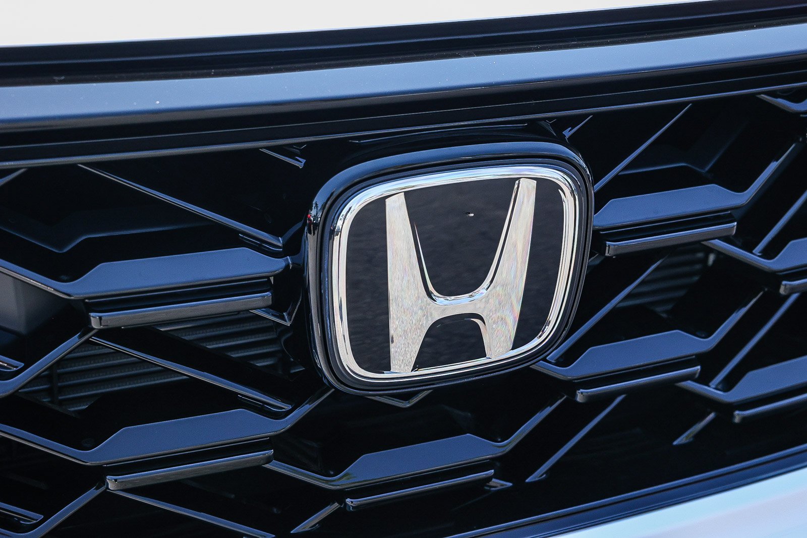 New 2026 Platinum White Pearl Honda Sport AWD image 14