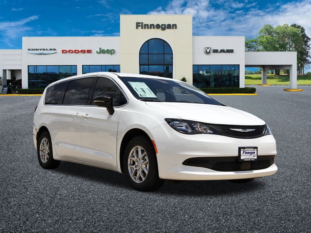 2025 Chrysler Voyager LX's photo