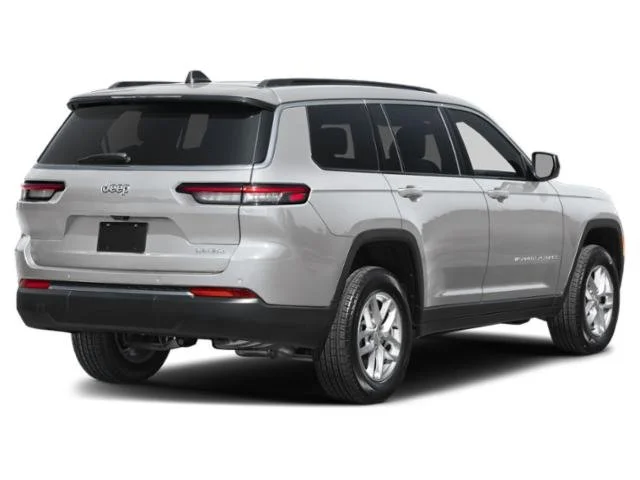 New 2026 Silver Zynith Exterior Paint Jeep Laredo Altitude image 2