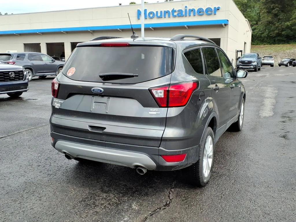 Used 2019 Gray Ford SEL image 6