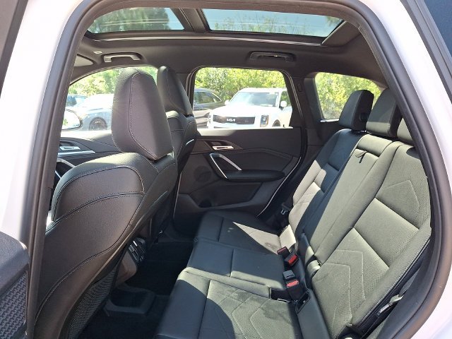 Used 2023 White BMW xDrive28i image 13