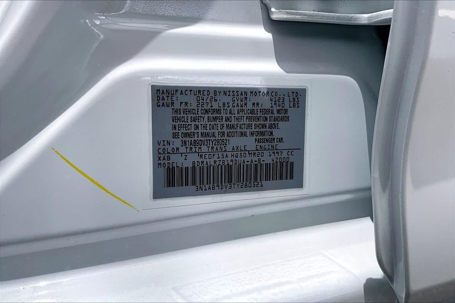 New 2026 Aspen White Tricoat/Super Black Nissan SR image 14