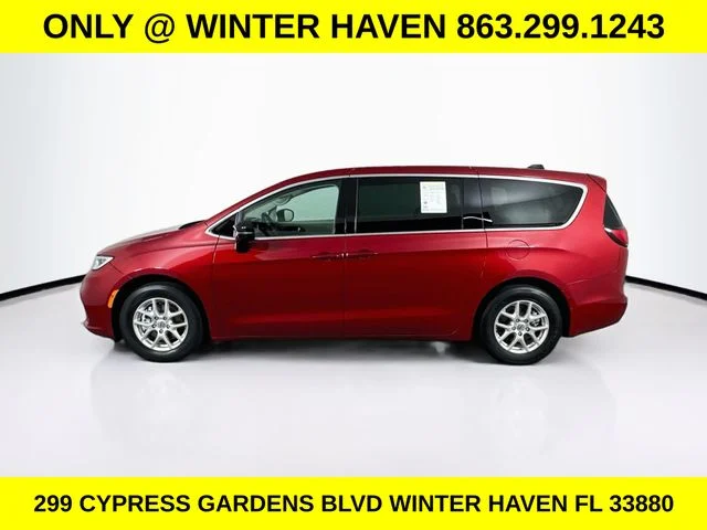 Used 2024 Red Chrysler Touring L image 4
