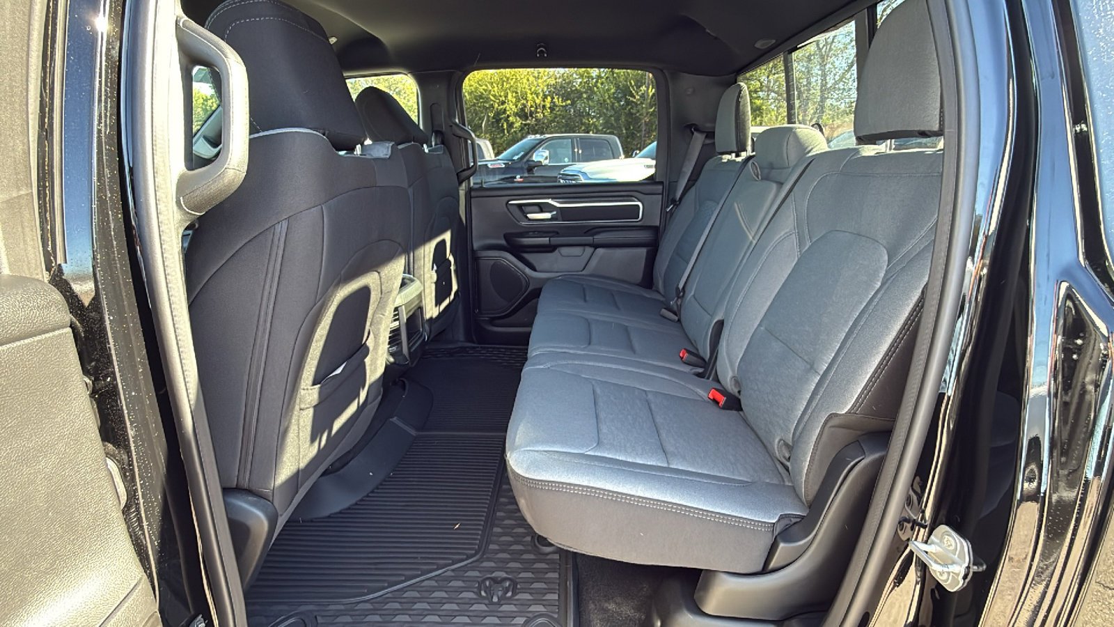New 2026 Diamond Black Crystal Pearl-Coat Exterior Paint RAM Big Horn image 17