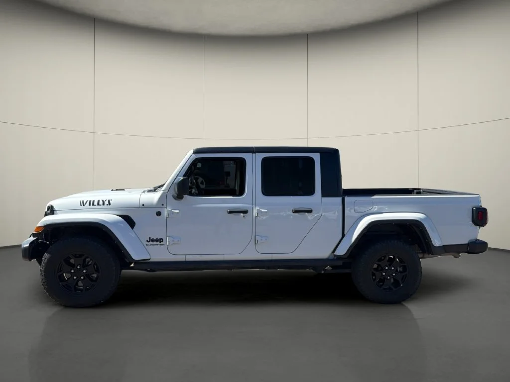 Used 2022 White Jeep Willys image 4