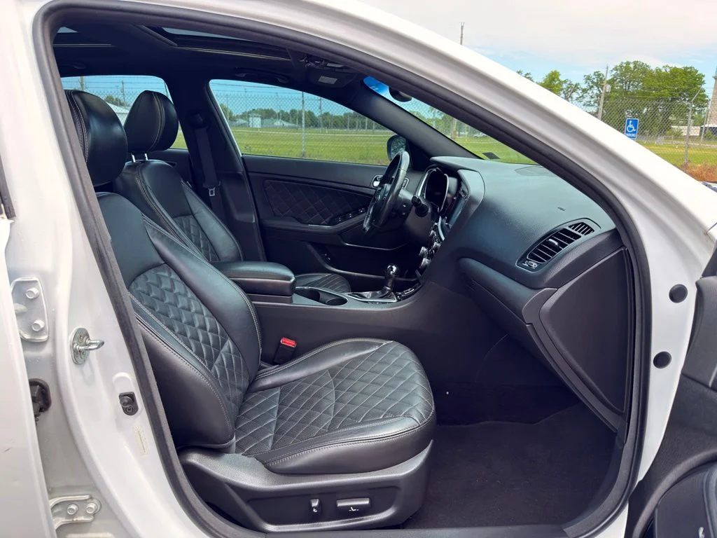Used 2014 White Kia SXL image 30