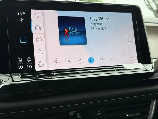 New 2026 Black Volkswagen 2.0T SE w/Technology image 13