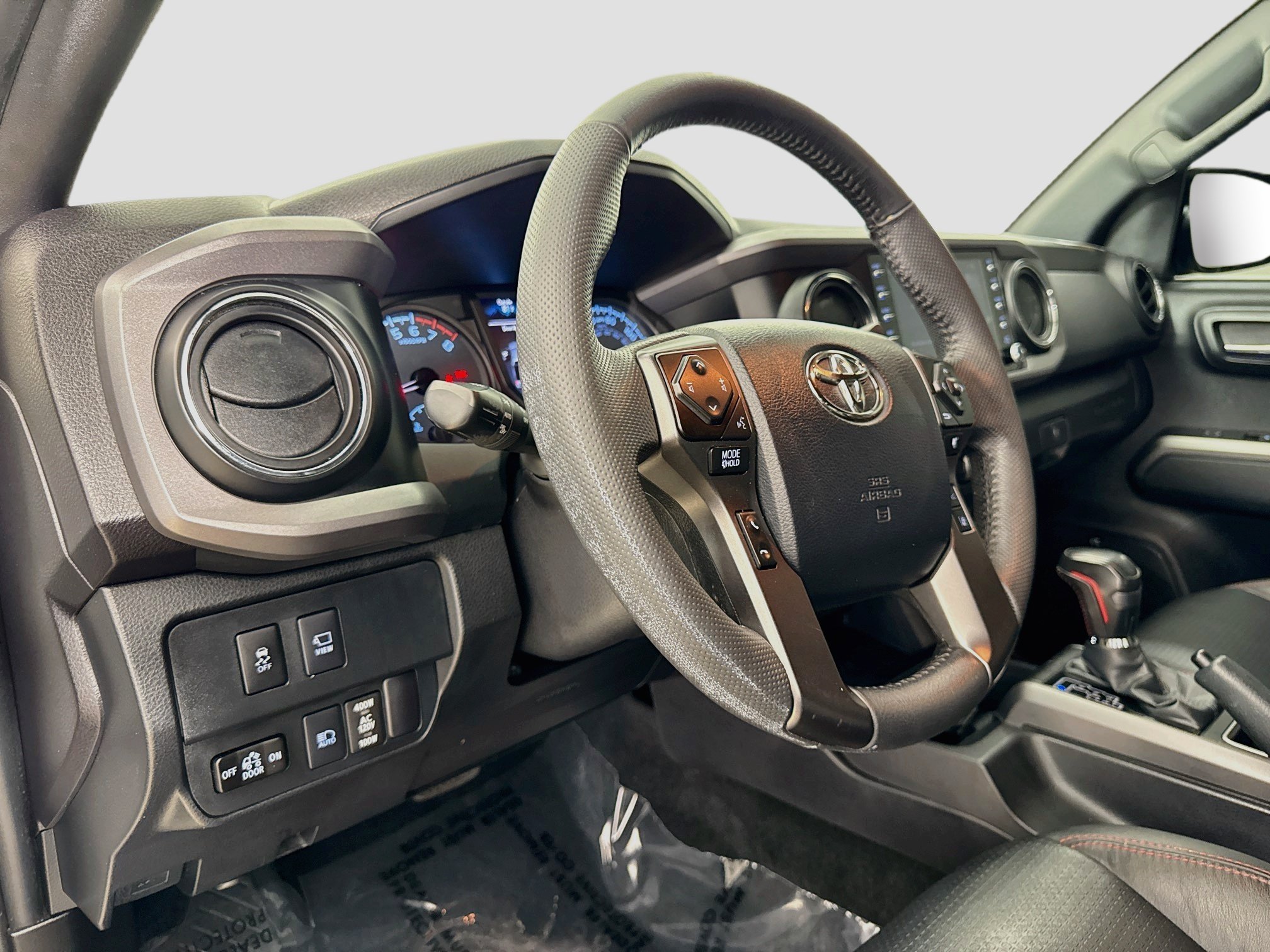 Used 2023  Toyota SR image 11