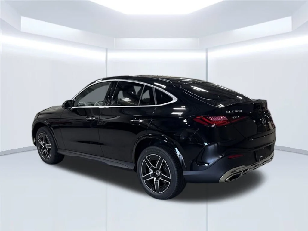 New 2027 Black Mercedes-Benz GLC 300 image 3