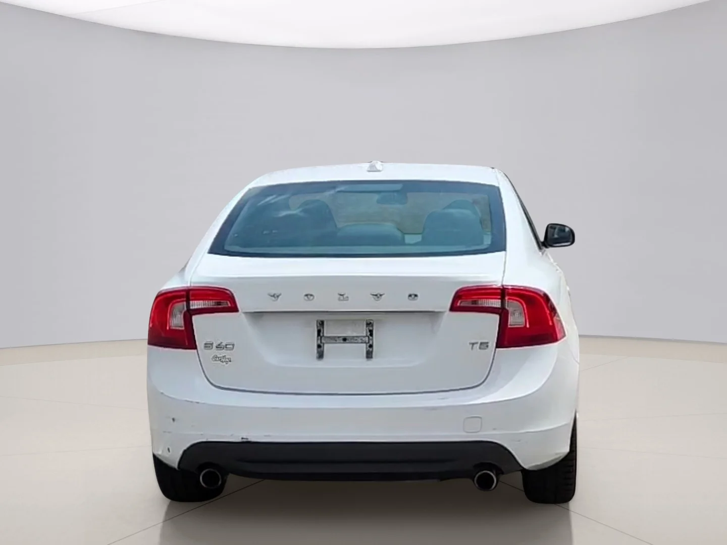 Used 2013 White Volvo T5 image 4