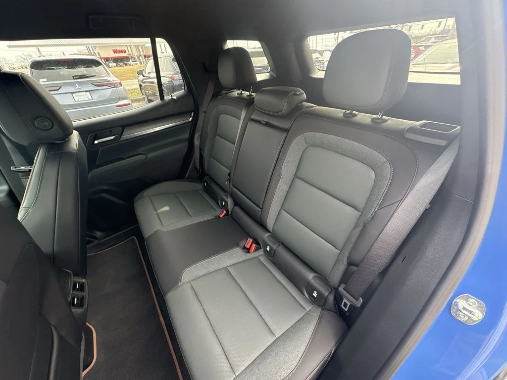 Used 2026 Blue GMC AT4 image 23