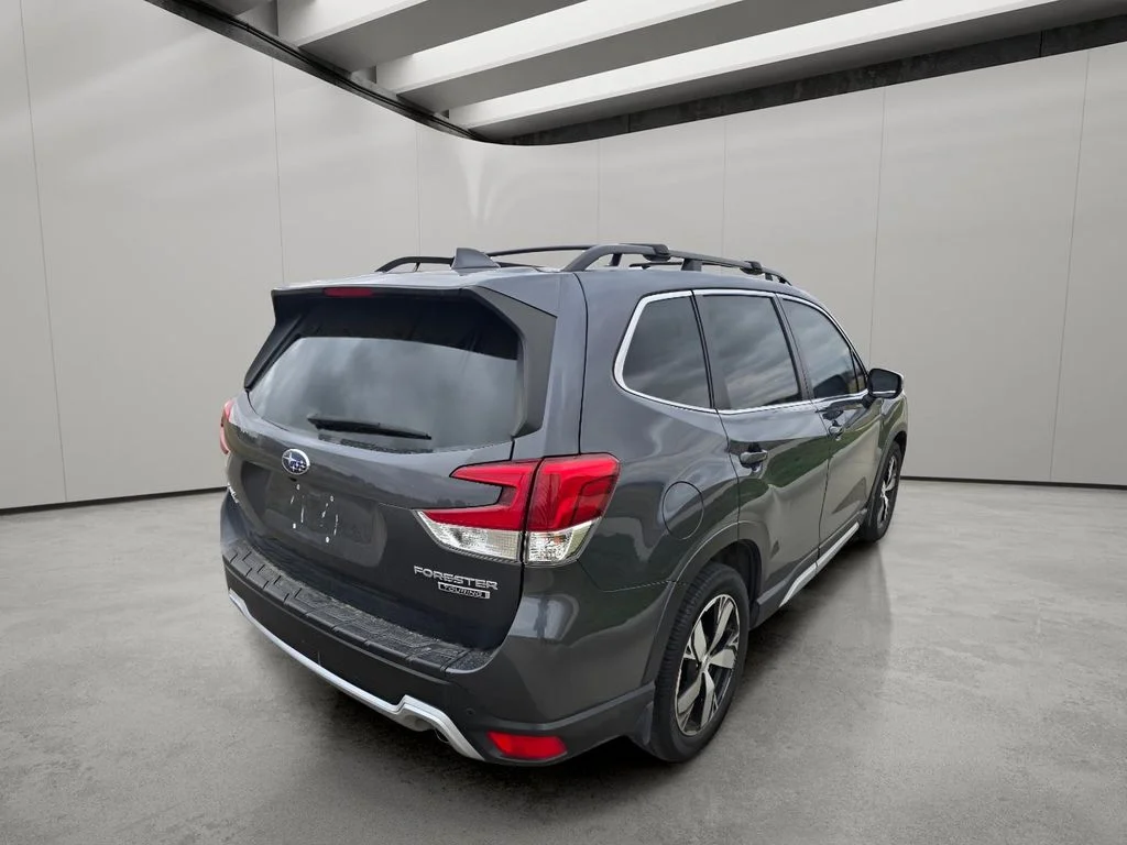 Used 2020 Magnetite Gray Metallic Subaru Touring image 5