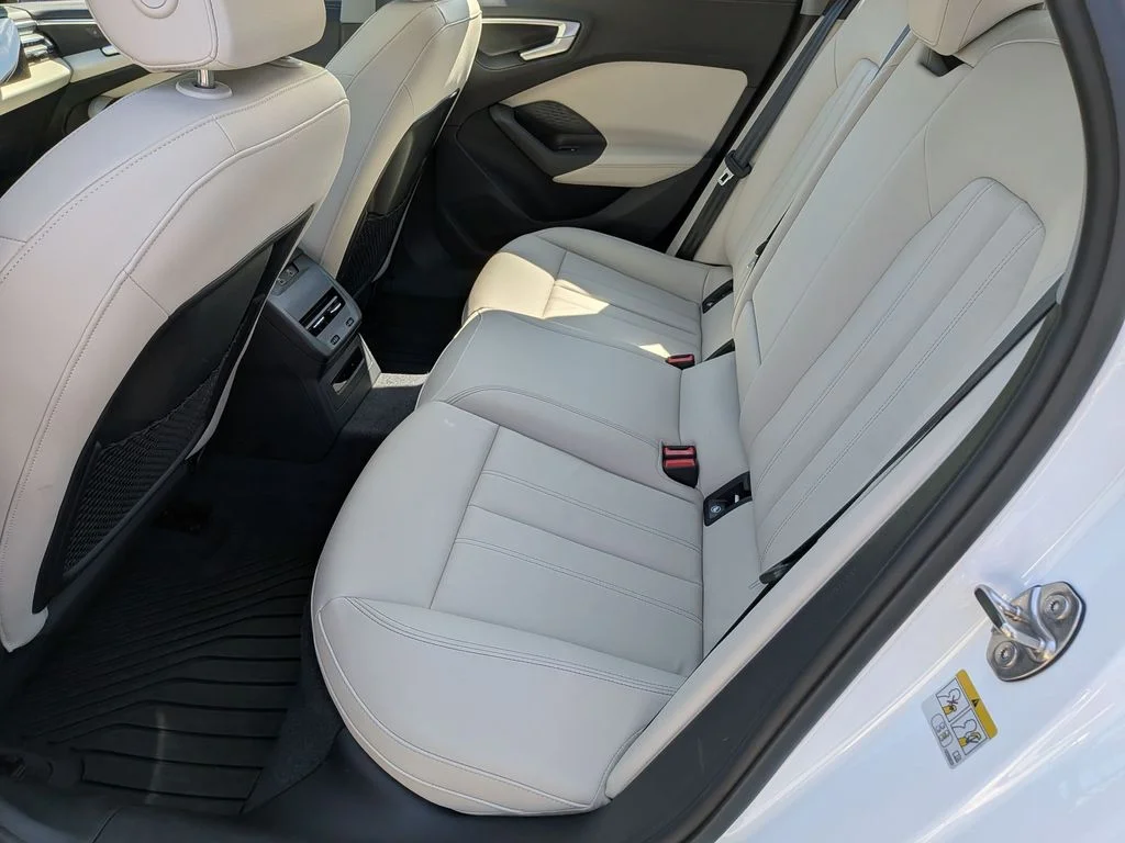 Used 2025 White Audi  image 29