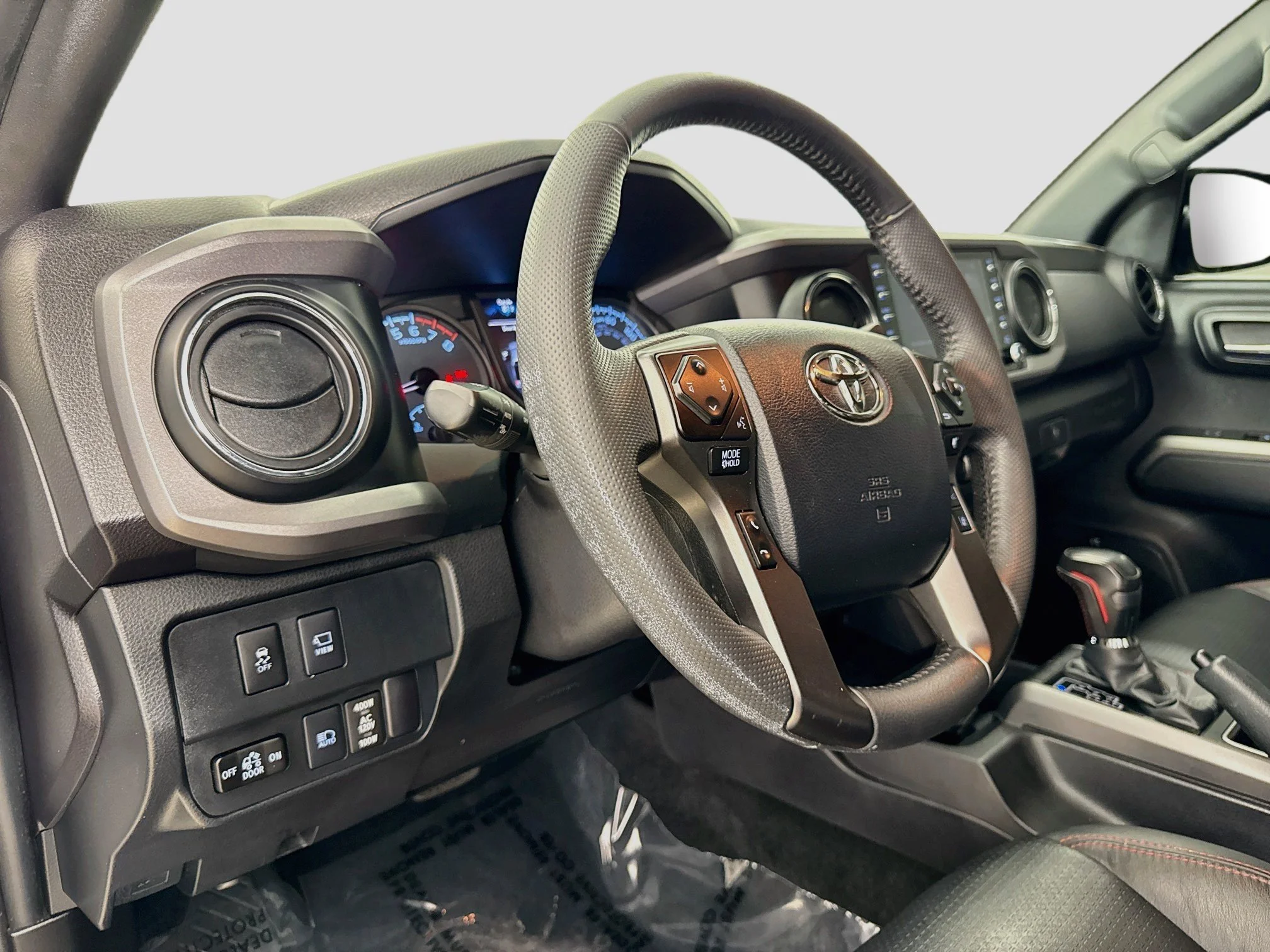 Used 2023  Toyota SR image 11