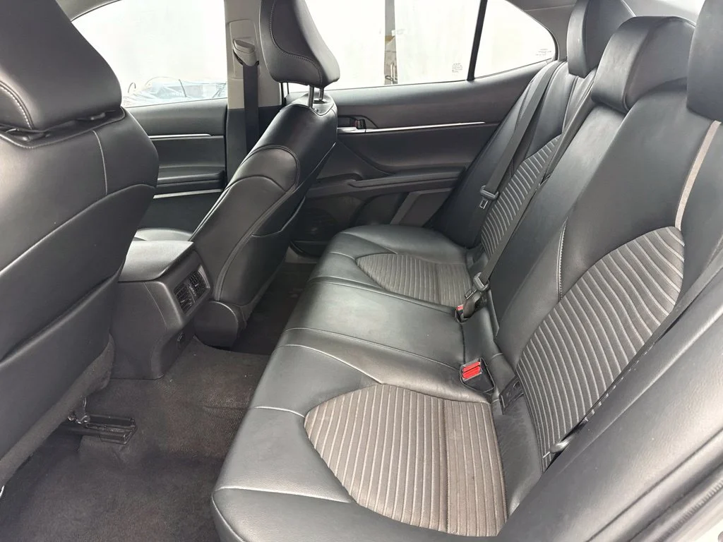 Used 2022 Off-white Toyota SE image 14