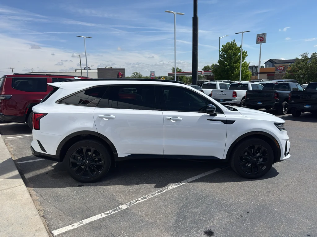 Used 2023 Glacial White Pearl Kia SX image 6