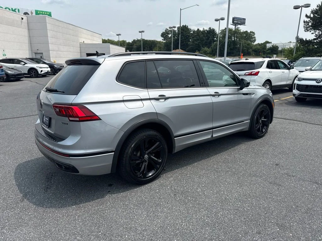 Certified Used 2023 Pyrite Silver Metallic Volkswagen 2.0T SE R-Line Black image 20