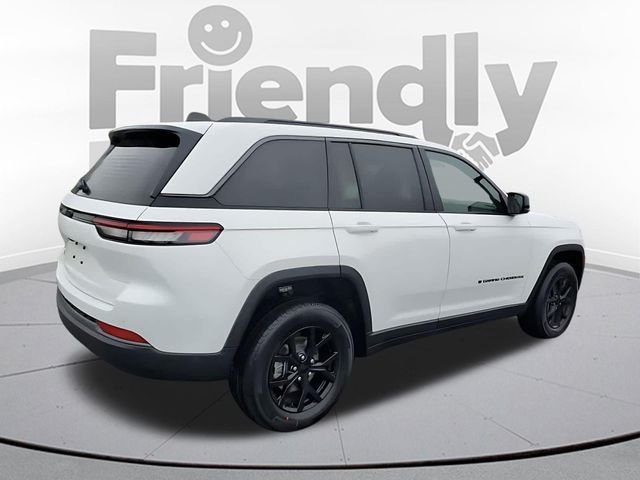 New 2026 Bright White Clear-Coat Exterior Paint Jeep Altitude image 5