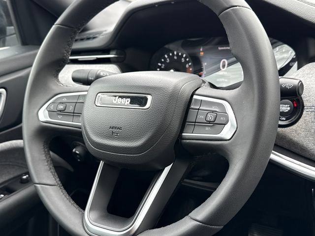 Used 2024 Bright White Clearcoat Jeep Latitude image 12