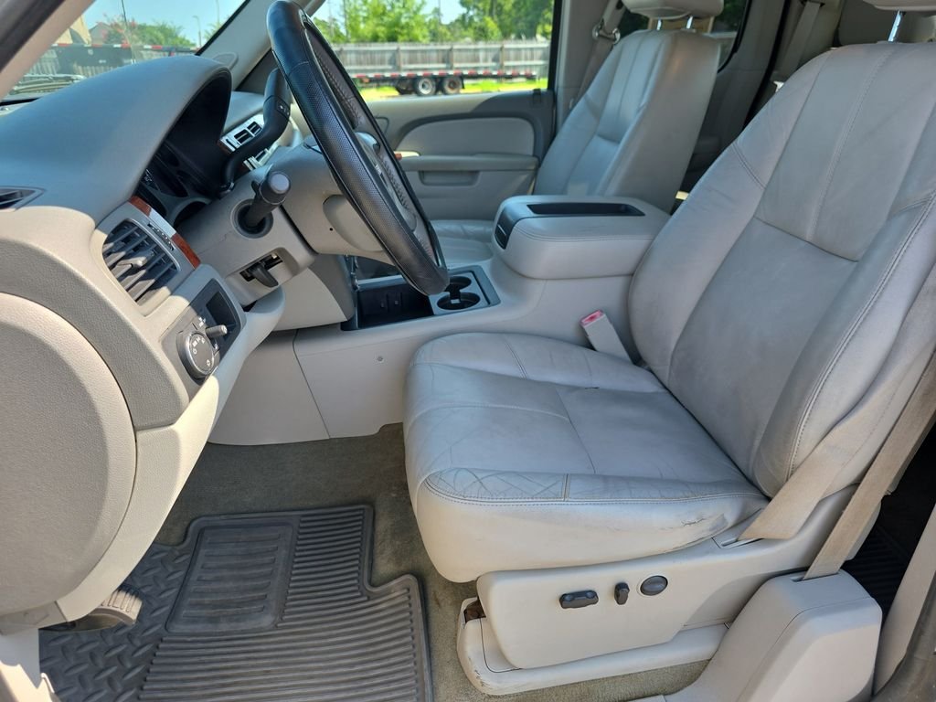 Used 2011 Silver GMC SLT image 11