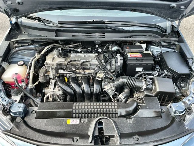 Used 2021  Toyota LE image 19