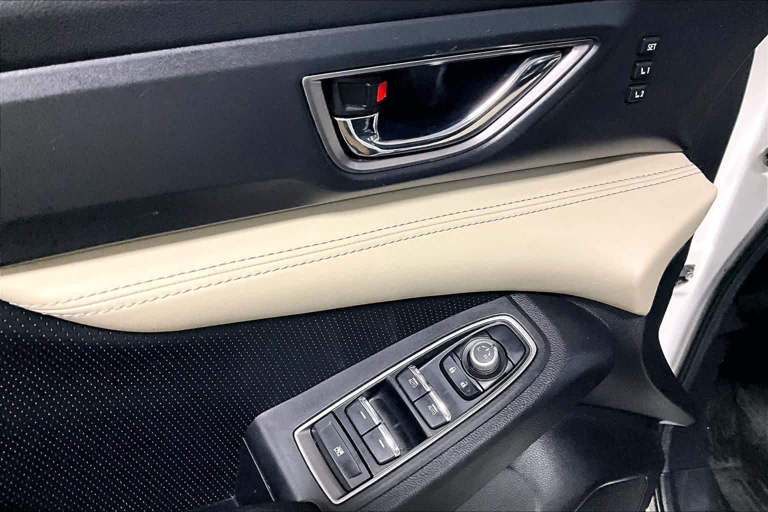 Used 2022 Crystal White Pearl Subaru Limited image 31