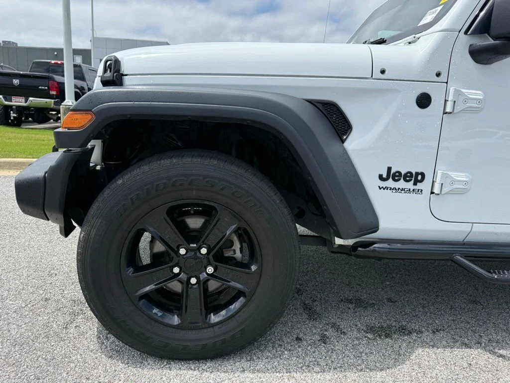 Used 2021 White Jeep Unlimited Sport Altitude image 26