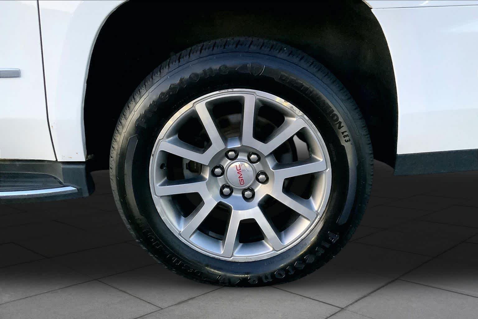 Used 2019 Summit White GMC Denali image 10