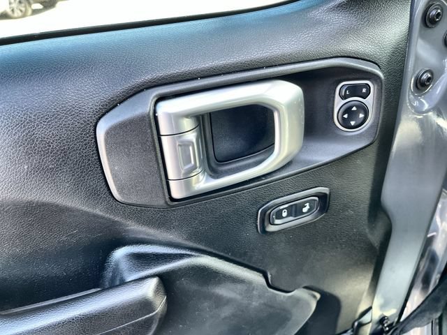 Used 2019 Gray Jeep Sport S 4x4 image 16