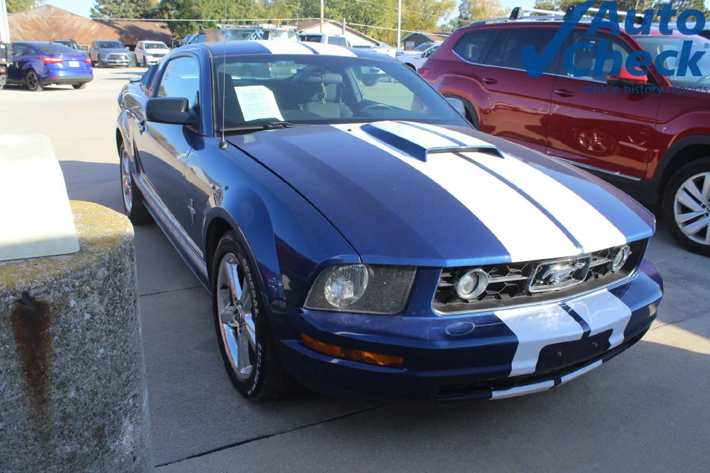 Used 2008 Blue Ford  image 1